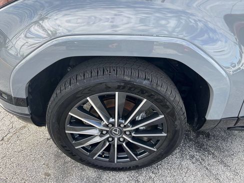 Used 2025 Lexus GX 550 Luxury+ AWD 4dr SUV image 22