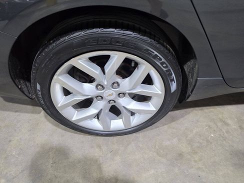 Used 2018 Chevrolet Impala Premier FWD image 17