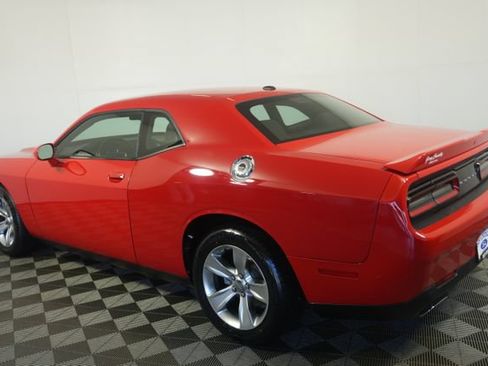 Used 2021 Dodge Challenger SXT w/ Driver Convenience Group RWD image 5