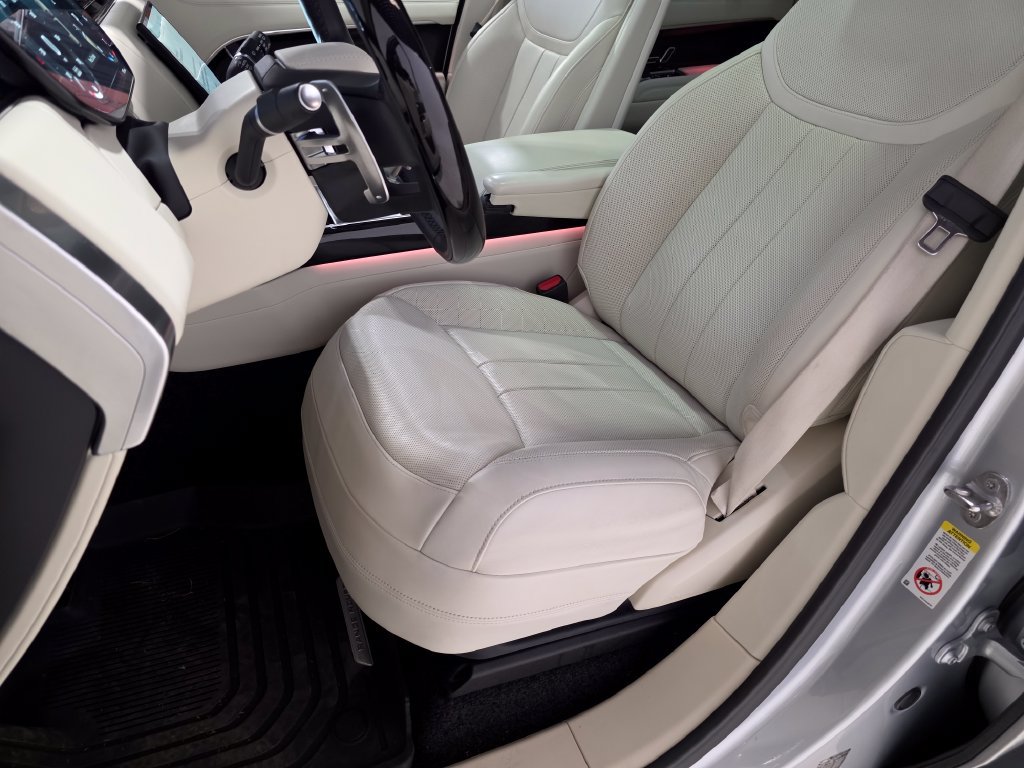 Certified 2023 Land Rover Range Rover SE AWD/4WD image 20