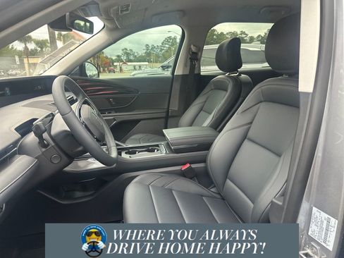 New 2026 Lincoln Nautilus Premier image 6