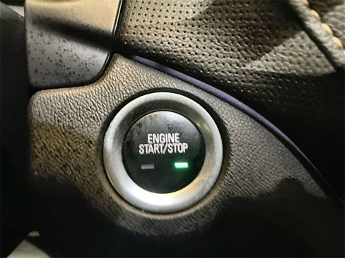 Used 2020 Chevrolet Equinox Premier image 16