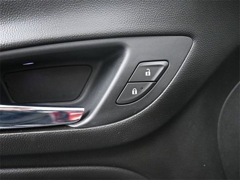 Used 2018 Chevrolet Equinox Premier image 19