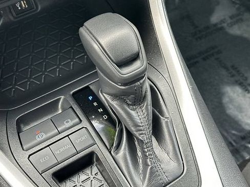 Certified 2025 Toyota RAV4 XLE w/ Convenience Package FWD image 26