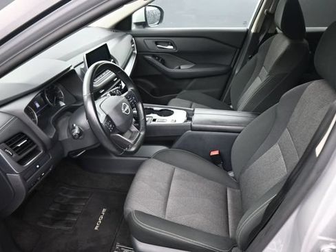 Used 2025 Nissan Rogue SV FWD image 21