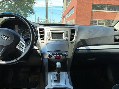 Used 2014 Subaru Outback 2.5i Premium AWD/4WD image 9