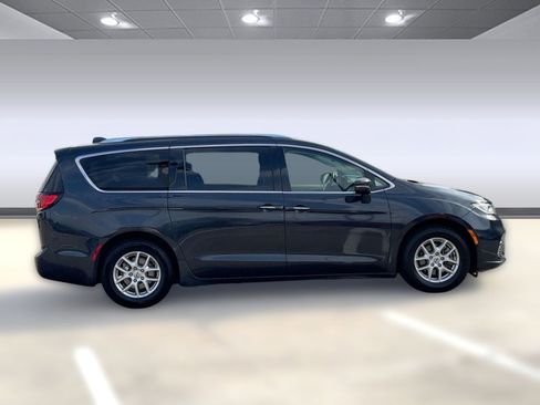 Used 2021 Chrysler Pacifica Touring-L image 7