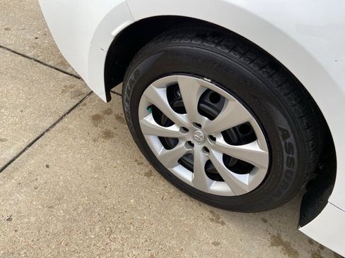 Used 2024 Toyota Corolla LE image 30