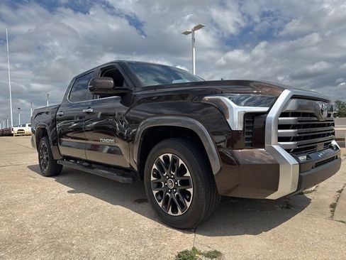 Used 2024 Toyota Tundra Limited w/ Power Package image 31