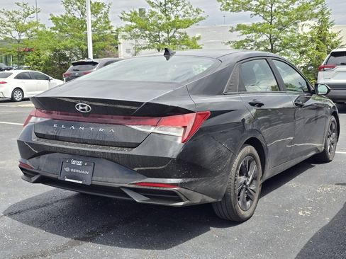Used 2022 Hyundai Elantra SEL FWD image 7