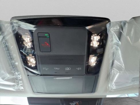 New 2025 Mitsubishi Outlander SE image 25