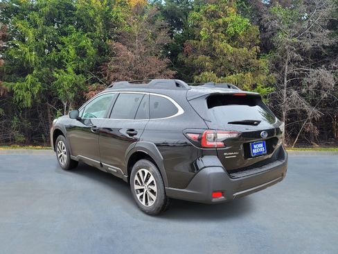 Used 2025 Subaru Outback Premium image 20