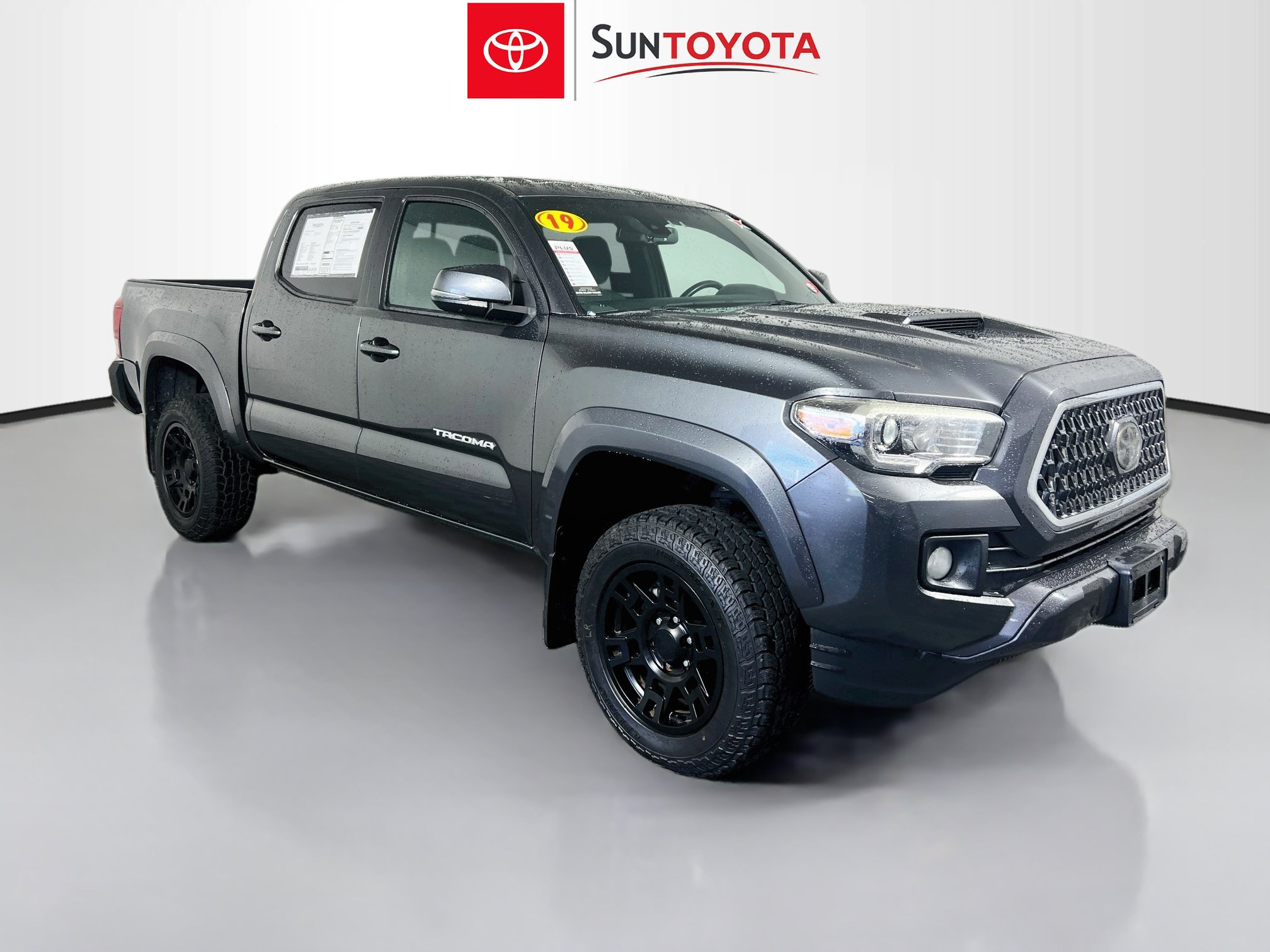 Used 2019 Toyota Tacoma TRD Sport AWD/4WD image 1