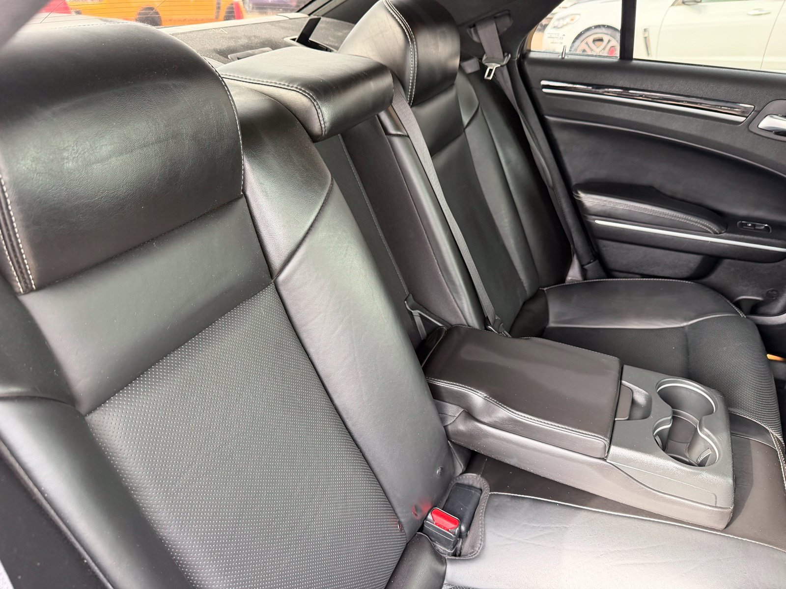 Used 2022 Chrysler 300 S w/ Comfort Group RWD image 33