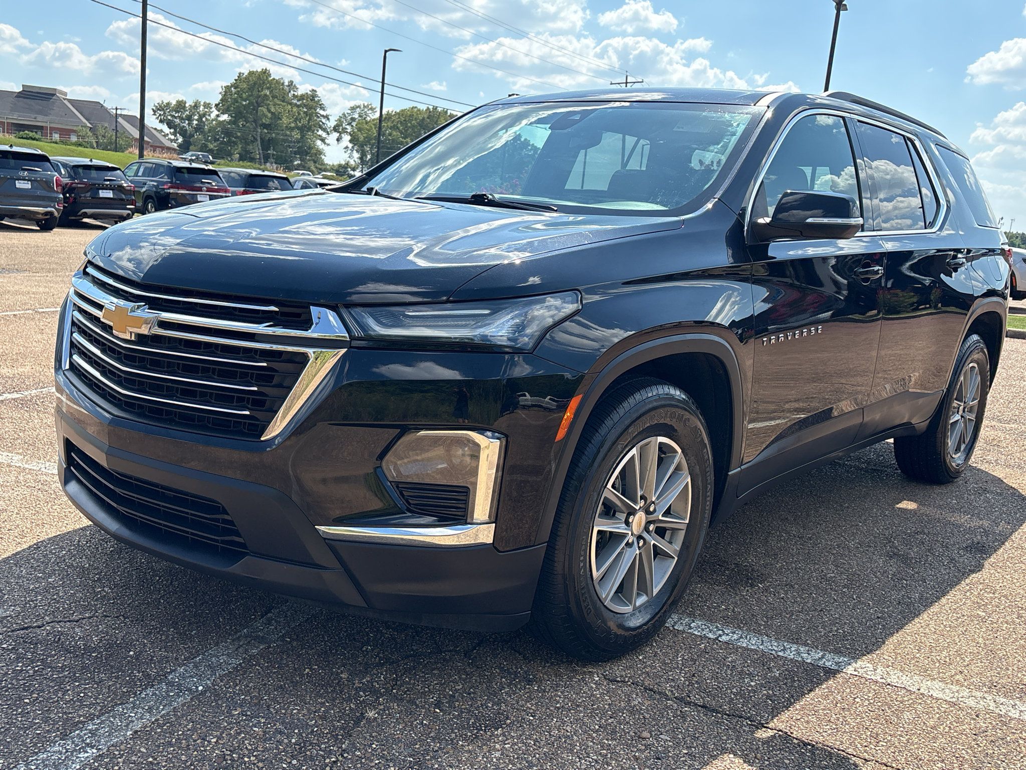 Used 2022 Chevrolet Traverse LT AWD/4WD image 1