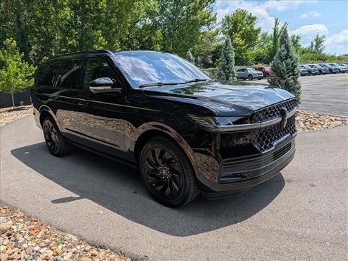 Used 2025 Lincoln Navigator Reserve w/ Jet Appearance Package AWD/4WD image 6