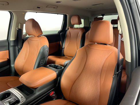 Certified 2026 Kia Carnival EX FWD image 14