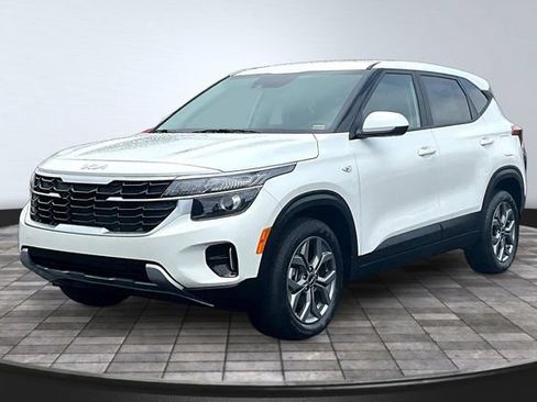 Certified 2024 Kia Seltos LX AWD/4WD image 1