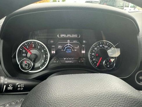 Used 2022 RAM 1500 Big Horn AWD/4WD image 16