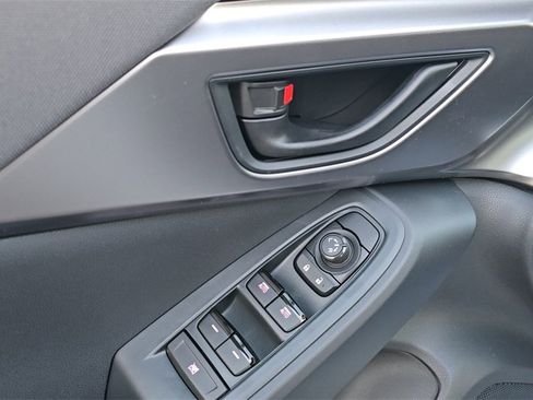 Certified 2025 Subaru Impreza 2.0i image 17