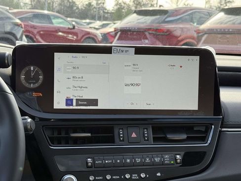 New 2025 Lexus ES 350 Premium image 10