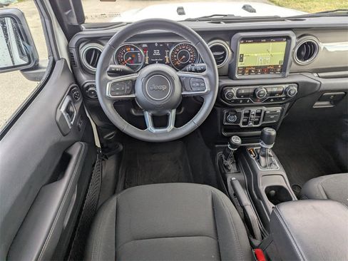 Used 2023 Jeep Wrangler Sahara image 20