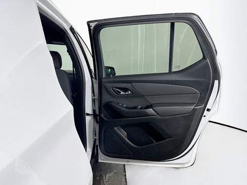 Used 2023 Chevrolet Traverse LT image 31