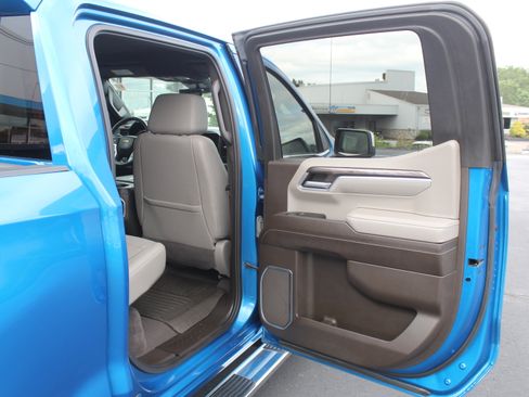 Certified 2022 Chevrolet Silverado 1500 LTZ w/ Technology Package AWD/4WD image 22