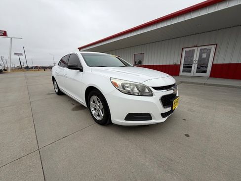 Used 2015 Chevrolet Malibu LS image 2