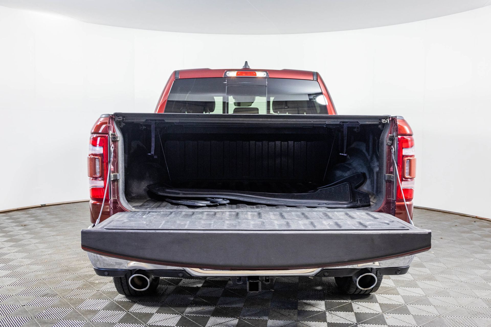 Used 2019 RAM 1500 Limited w/ Advanced Safety Group AWD/4WD image 44