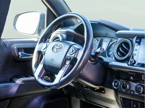 Used 2023 Toyota Tacoma TRD Sport AWD/4WD image 11