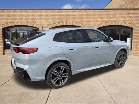 Used 2025 BMW X2 xDrive28i image 3
