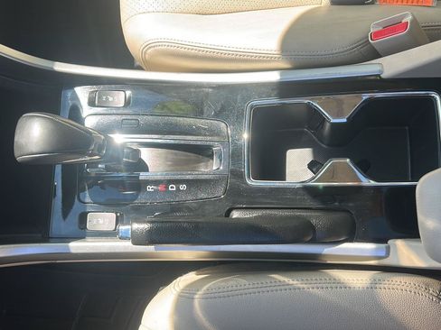 Used 2017 Honda Accord Touring image 18