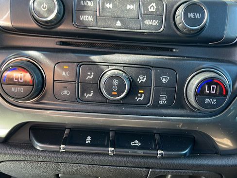 Used 2018 Chevrolet Silverado 1500 LT w/ All Star Edition AWD/4WD image 19