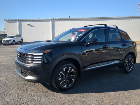 Certified 2026 Nissan Kicks SR w/ Cold Weather Package image 9