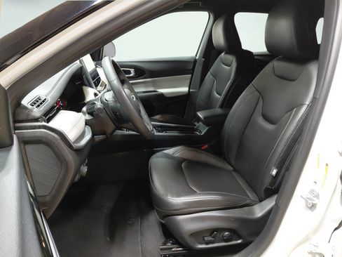 Used 2025 Jeep Compass Limited AWD/4WD image 25
