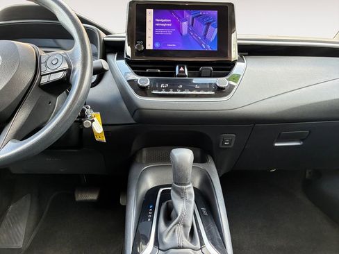 Used 2024 Toyota Corolla LE image 11