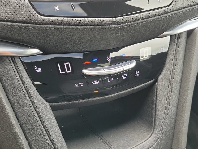 Certified 2024 Cadillac XT5 Premium Luxury w/ Technology Package FWD image 17
