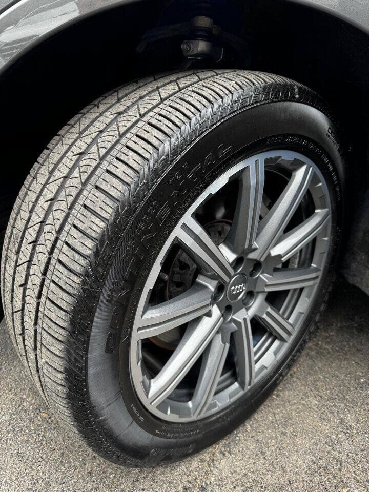 Used 2018 Audi Q7 3.0T Premium Plus w/ Premium Plus Package AWD/4WD image 36
