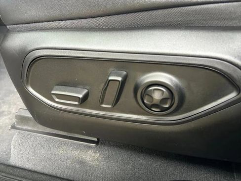 Certified 2025 Jeep Grand Cherokee Limited w/ MOPAR Finishing Package RWD image 18