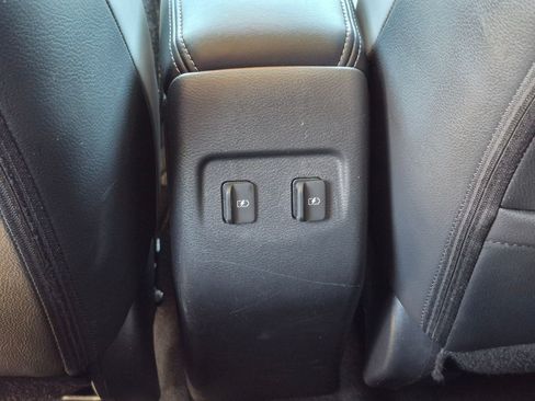 Used 2024 Nissan Kicks SR w/ SR Premium Package FWD image 24