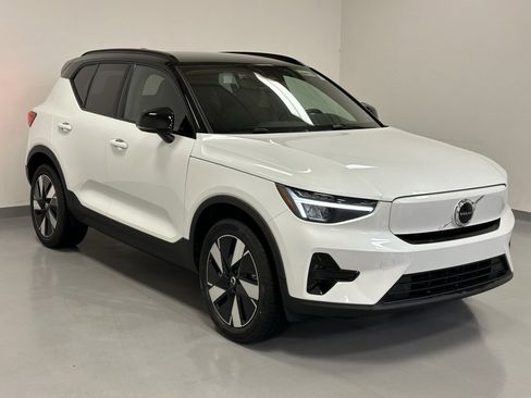 New 2024 Volvo XC40 Recharge Core w/ Protection Package Premier image 4