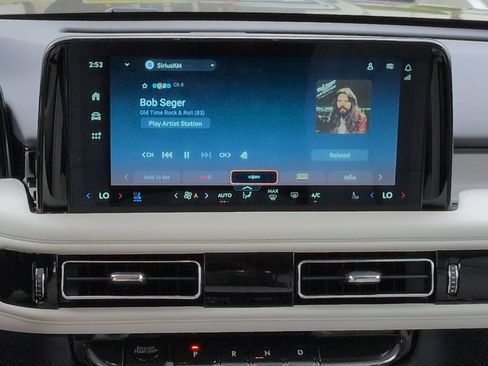 Certified 2026 Lincoln Aviator Reserve AWD/4WD image 18