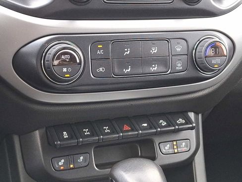 Used 2022 Chevrolet Colorado ZR2 image 15