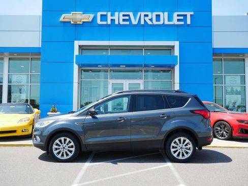 Used 2019 Ford Escape SEL AWD/4WD image 2