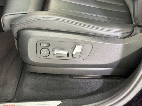 Used 2019 BMW X5 xDrive40i w/ Convenience Package AWD/4WD image 14