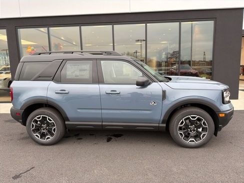 New 2025 Ford Bronco Sport Outer Banks image 2