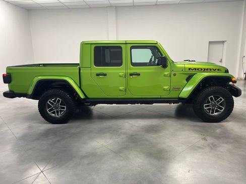 Used 2025 Jeep Gladiator Mojave w/ Convenience Group AWD/4WD image 10