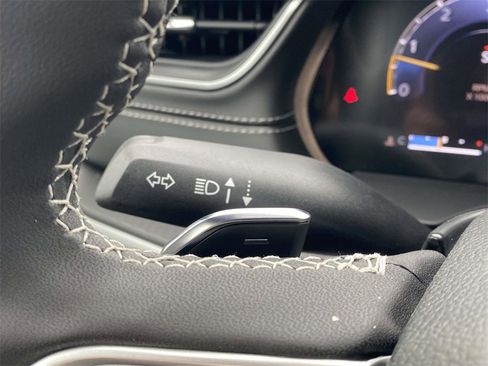 New 2025 Jeep Grand Cherokee Altitude image 32