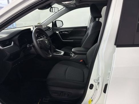 Used 2025 Toyota RAV4 XLE w/ Convenience Package AWD/4WD image 18